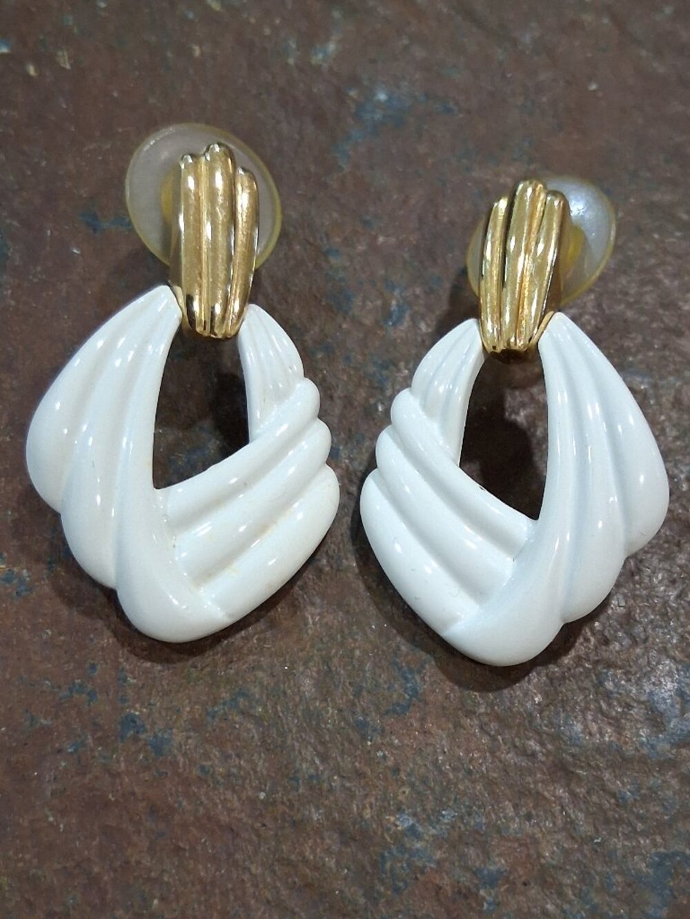 Vintage Signed Trifari White Enamel and Gold Tone Door Knocker Post Drop Earring